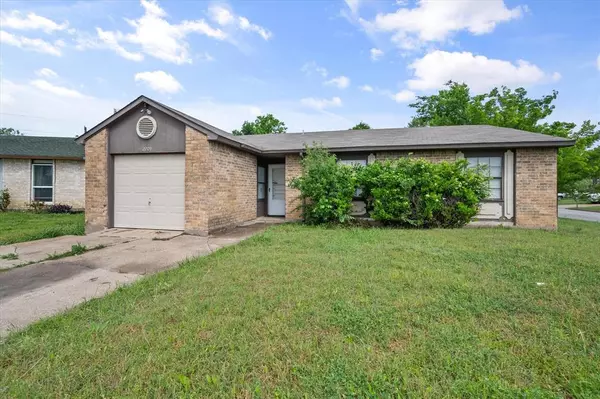 Arlington, TX 76014,2209 Wildbriar Drive