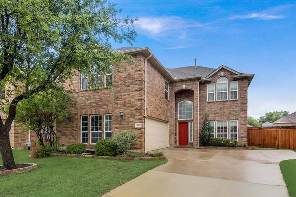 935 Woodrow Drive, Lewisville, TX 75067