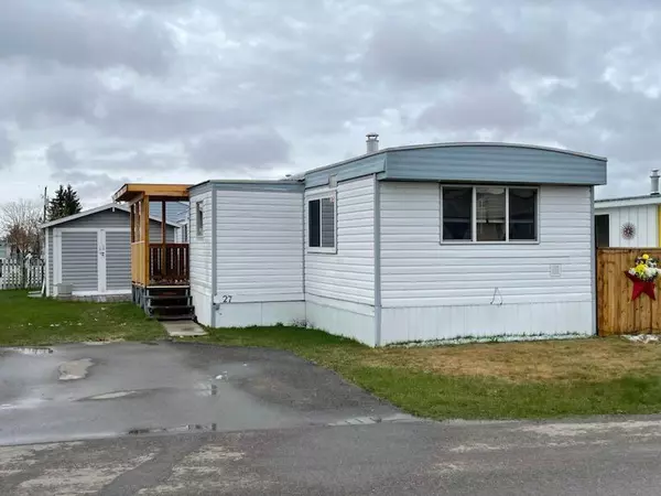 Claresholm, AB T0L 0T0,5853 4 ST W #27