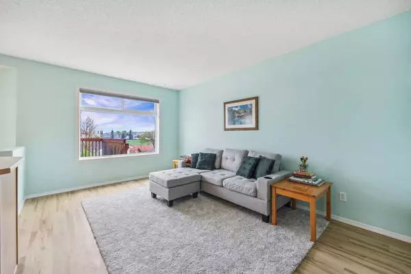 Calgary, AB T3K 4W3,128 Country Hills WAY NW