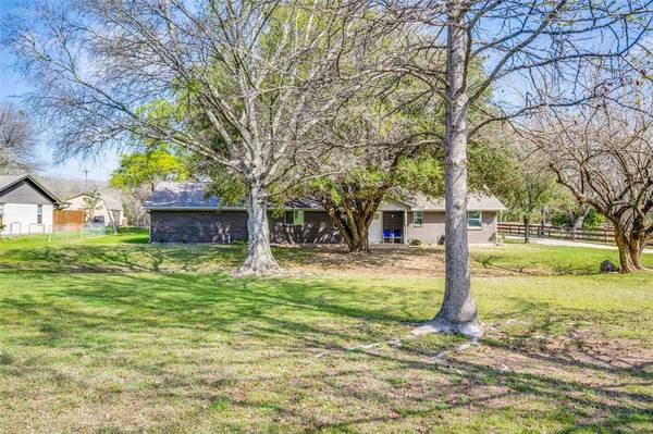 332 Old Justin Road,  Argyle,  TX 76226