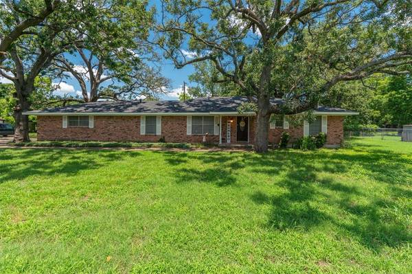 106 Norma Circle, Greenville, TX 75402