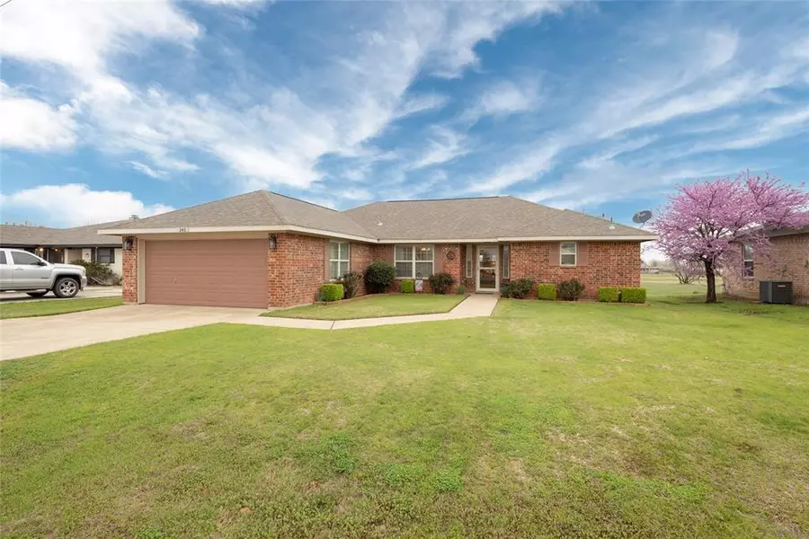 240 Half Moon Way, Runaway Bay, TX 76426