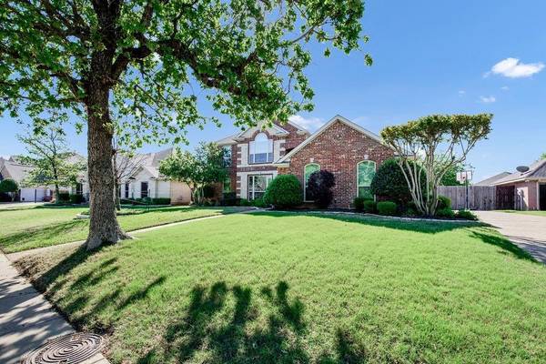 225 Flagstone Drive, Burleson, TX 76028