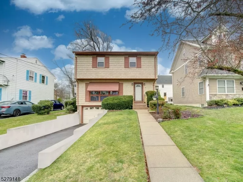 28 Cooper Ave, Roseland Boro, NJ 07068