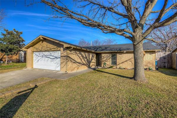 3517 Chamberland Drive, Arlington, TX 76014