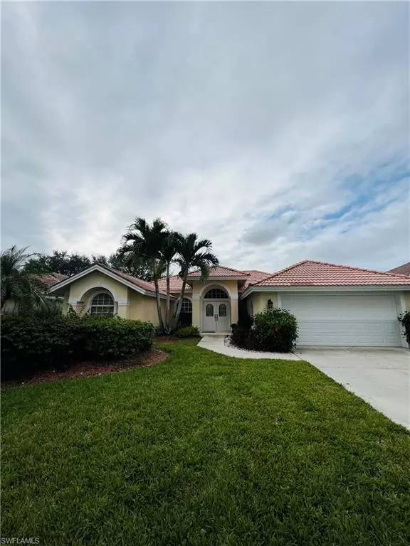 1031 Tivoli LN, Naples, FL 34104