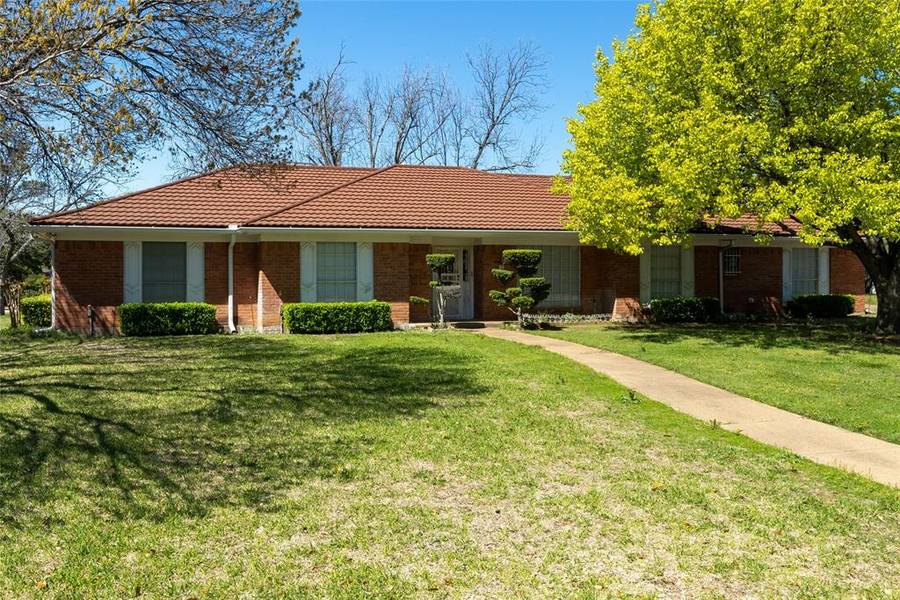 3604 Myrtle Springs Road, Benbrook, TX 76116