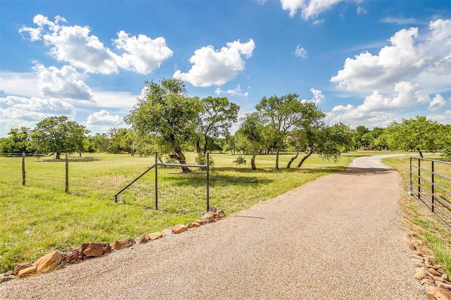 215 Sandstone Way, Gordon, TX 76453