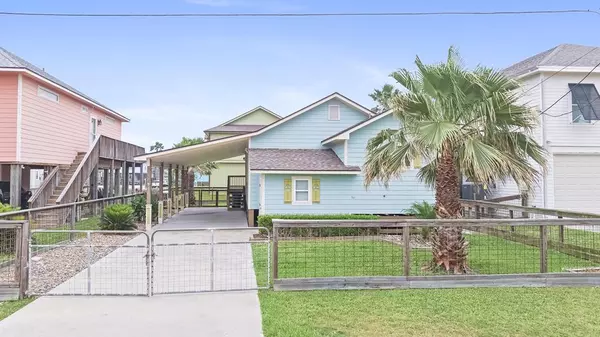 928 S Live Oak, Rockport, TX 78382