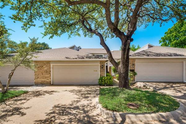 2137 Country Villa Drive, Carrollton, TX 75006