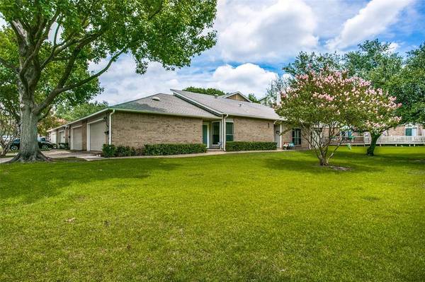 2106 Mistymeadow Court, Carrollton, TX 75006