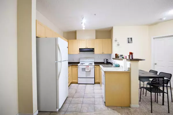 Calgary, AB T3J0H3,333 Taravista DR NE #1306