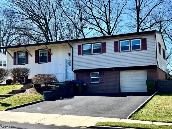 7 Hallo St, Edison Twp., NJ 08837