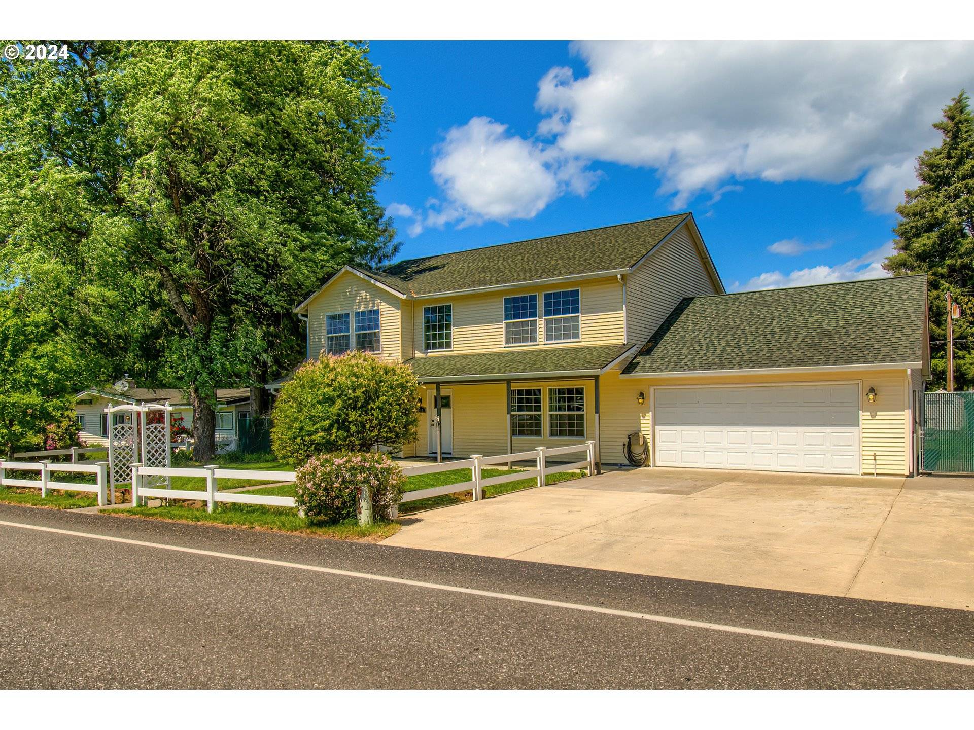 Carson, WA 98610,962 SMITH BECKON RD
