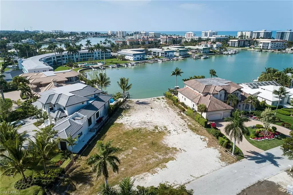 Naples, FL 34103,262 Bay PT