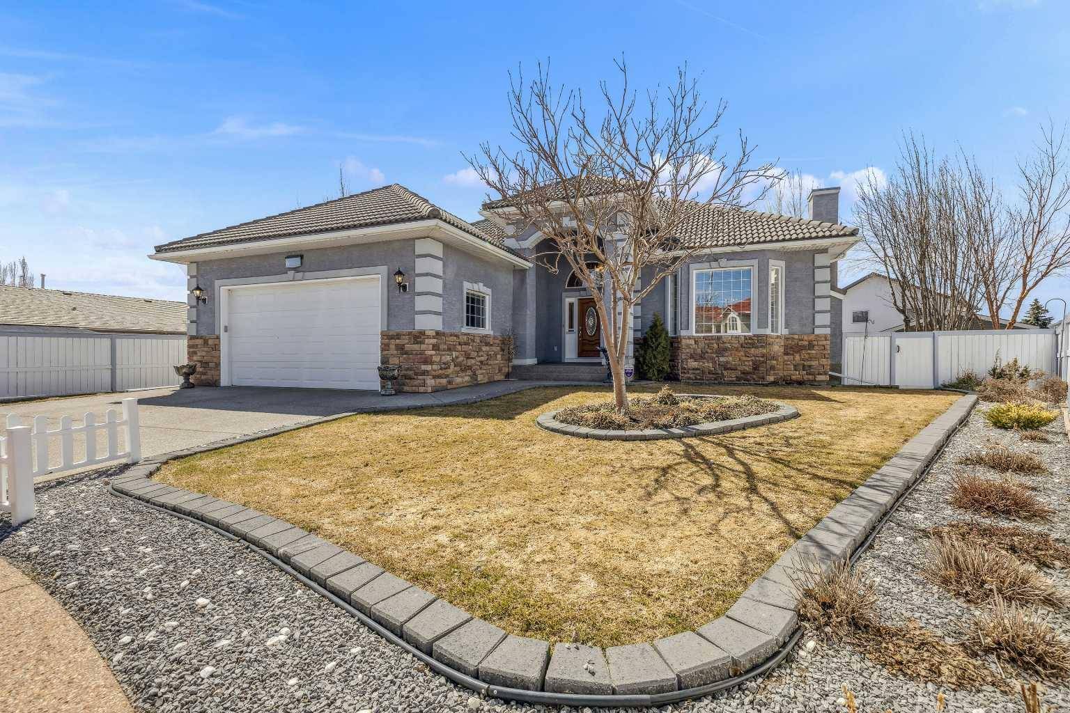 Strathmore, AB T1P1L3,6 Grande Point EST