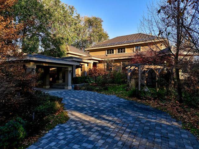 Kamloops, BC V2H 1T2,3418 SHUSWAP RD