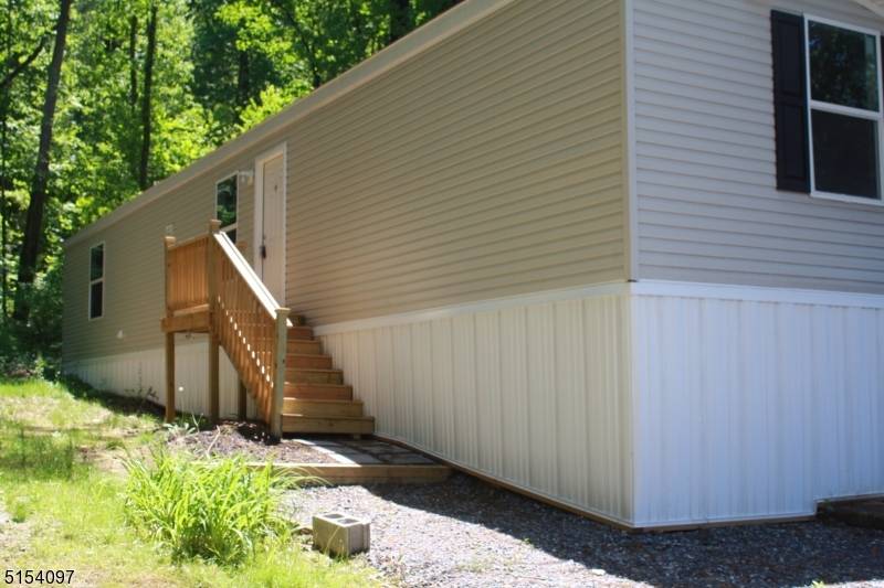25 Hillside Village, Mansfield Twp., NJ 07863