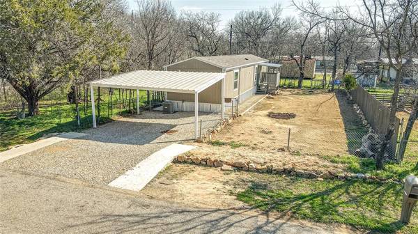 2809 Cedarhill Street,  Granbury,  TX 76048