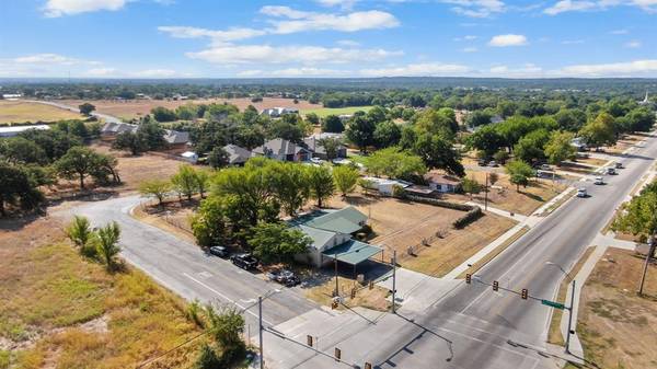 924 N Main Street, Springtown, TX 76082