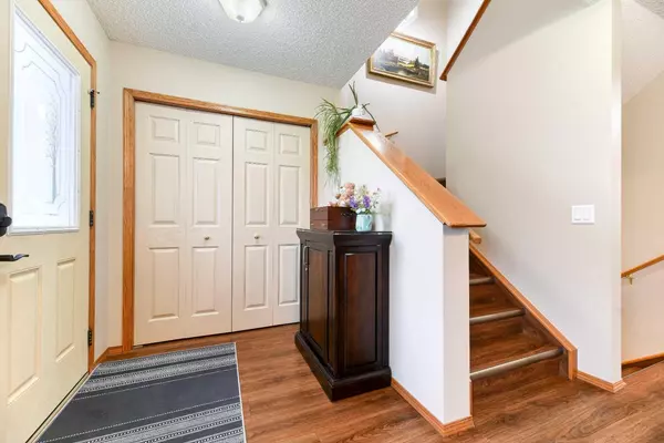 Calgary, AB T3J4M8,35 Saddlemead GN NE