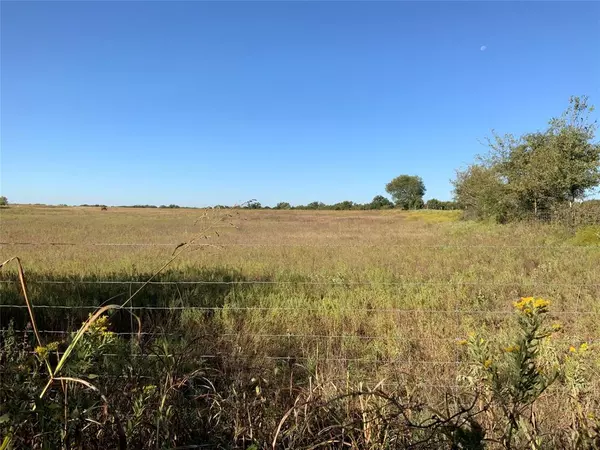 10 CR 1102, Celeste, TX 75423