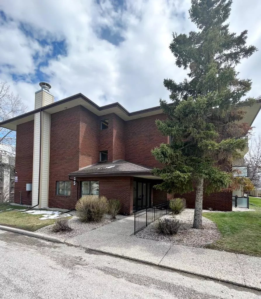 Calgary, AB T3H 2P4,393 Patterson HL SW #3205