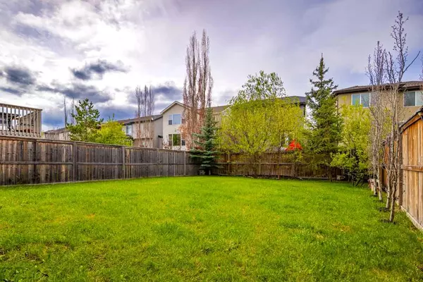 Calgary, AB T3H 0G6,43 Aspen Hills MNR SW