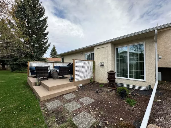 Lloydminster, AB T9V 2S4,2310 53 Avenue #3