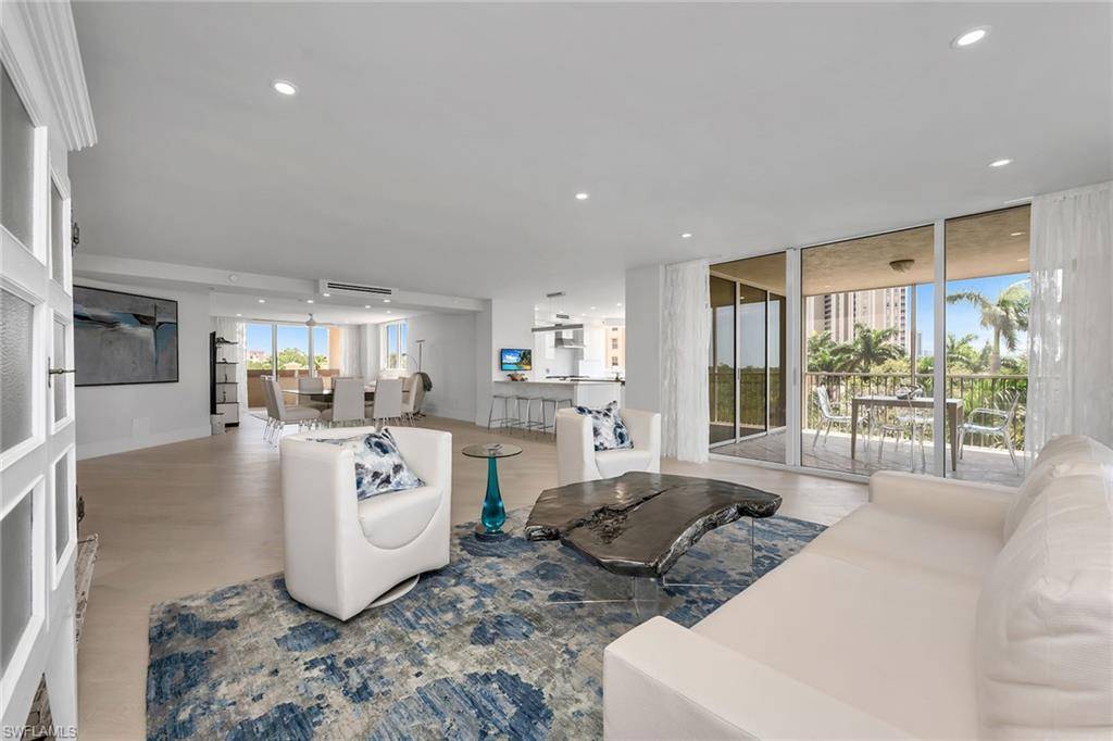 Naples, FL 34108,6597 Nicholas BLVD 401