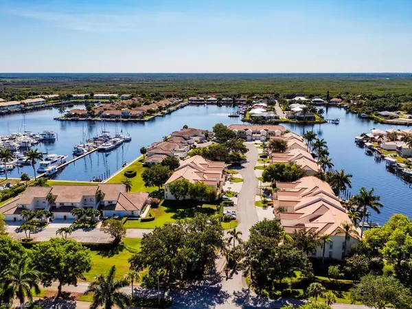 205 Sunrise Cay 2-202, Naples, FL 34114