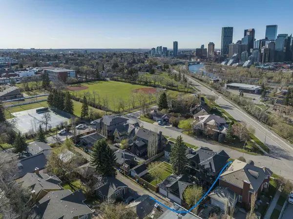 Calgary, AB T2M0B5,418 10 AVE NW