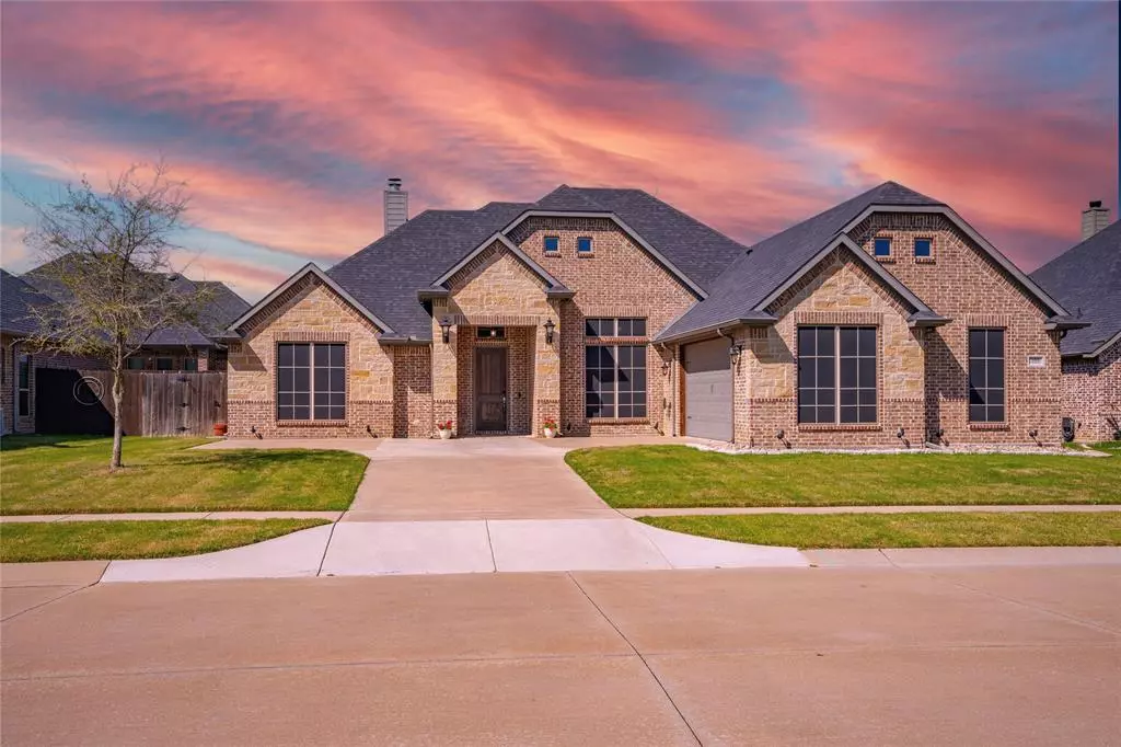 Waxahachie, TX 75165,105 Peyton Place