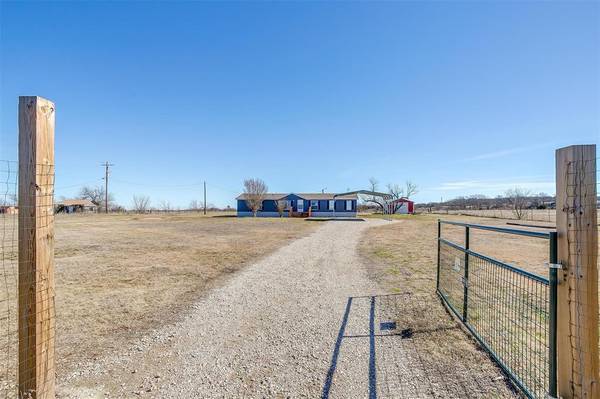 Joshua, TX 76058,3116 County Road 911