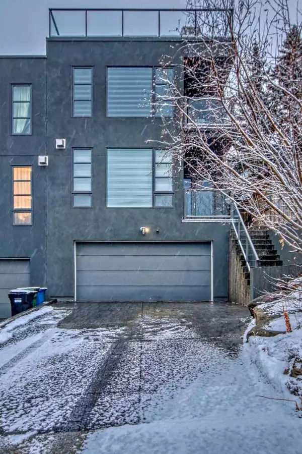 Calgary, AB T2T 1K2,1917 28 AVE SW