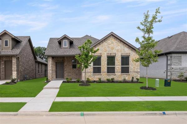 209 Foreman Drive, Midlothian, TX 76065