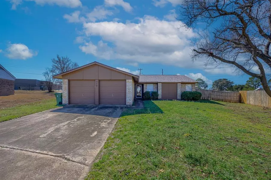 710 Melbourne Drive, Arlington, TX 76012