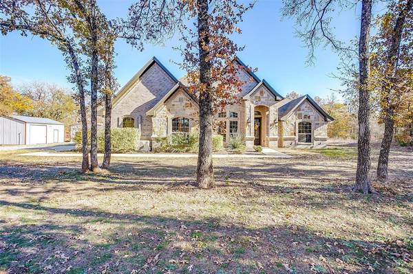 105 Wisteria Drive, Paradise, TX 76073