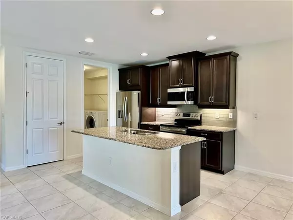 Naples, FL 34114,14799 Edgewater CIR