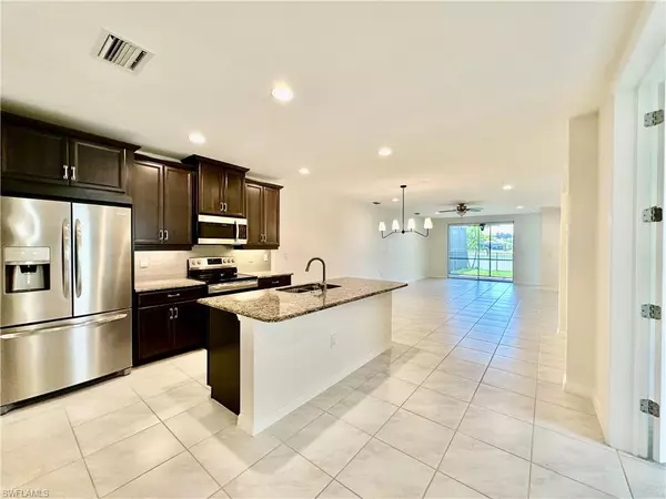 Naples, FL 34114,14799 Edgewater CIR