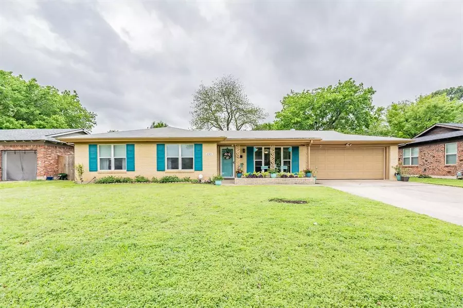 853 Lee Drive, Bedford, TX 76022