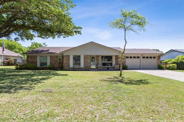 1323 Hemphill Drive, Cleburne, TX 76033