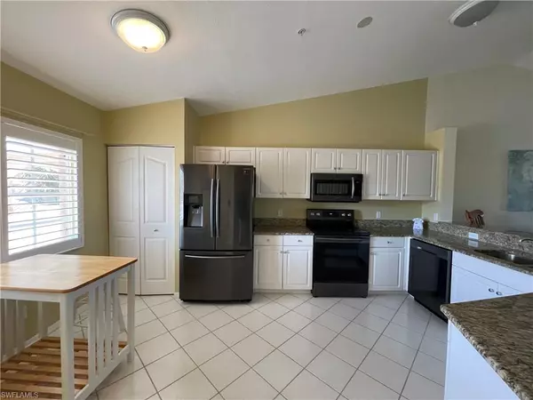 Naples, FL 34113,9009 Michael CIR 1-110