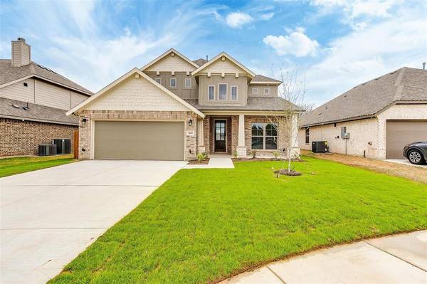 2869 Greenridge Drive, Burleson, TX 76028