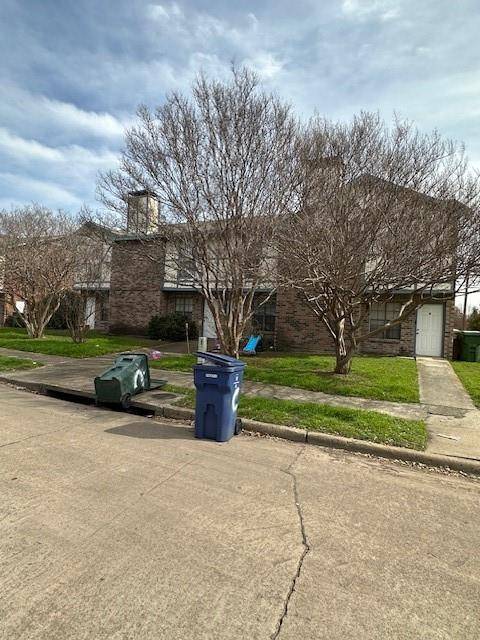 2822 Wimbledon Court,  Garland,  TX 75041