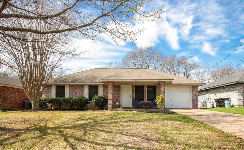 205 Briar Creek Drive, Crandall, TX 75114