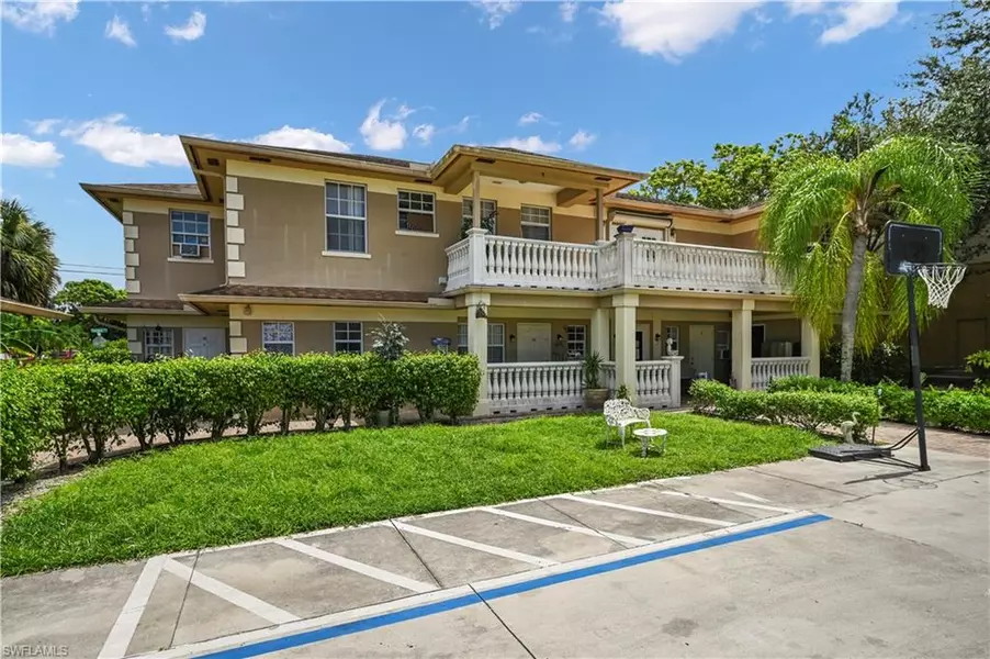 11381 Tamiami TRL E, Naples, FL 34113