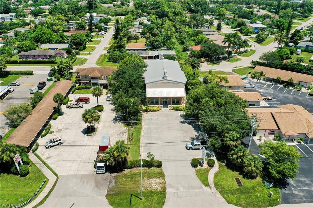 Naples, FL 34113,11381 Tamiami TRL E