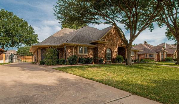 2837 Bremen Drive, Hurst, TX 76054